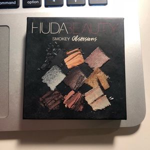 Huda Beauty Smokey Obsession Palette